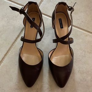 Wore once. Excellent condition